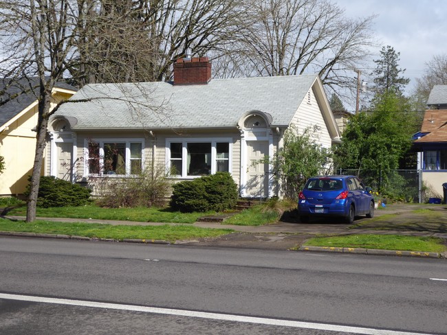 1169-1177 High St in Eugene, OR - Foto de edificio - Building Photo