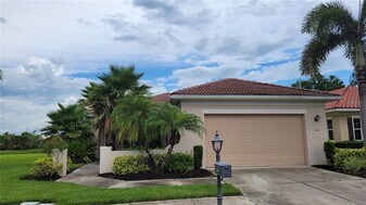 106 Lerida Ct in Nokomis, FL - Building Photo