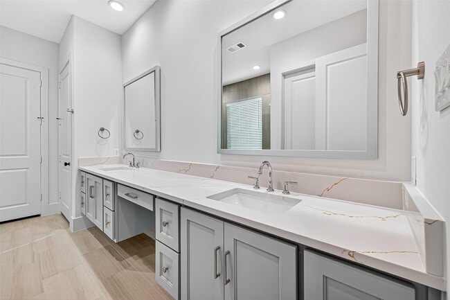 2427 Camden Creek Ln