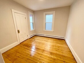 1574 Tremont St in Boston, MA - Foto de edificio - Building Photo