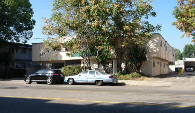 6225 Fulton Ave in Van Nuys, CA - Building Photo - Building Photo