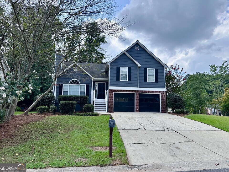 1103 Marina Ln in Acworth, GA - Building Photo
