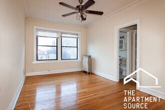 1160 N Dearborn St, Unit 306 in Chicago, IL - Foto de edificio - Building Photo