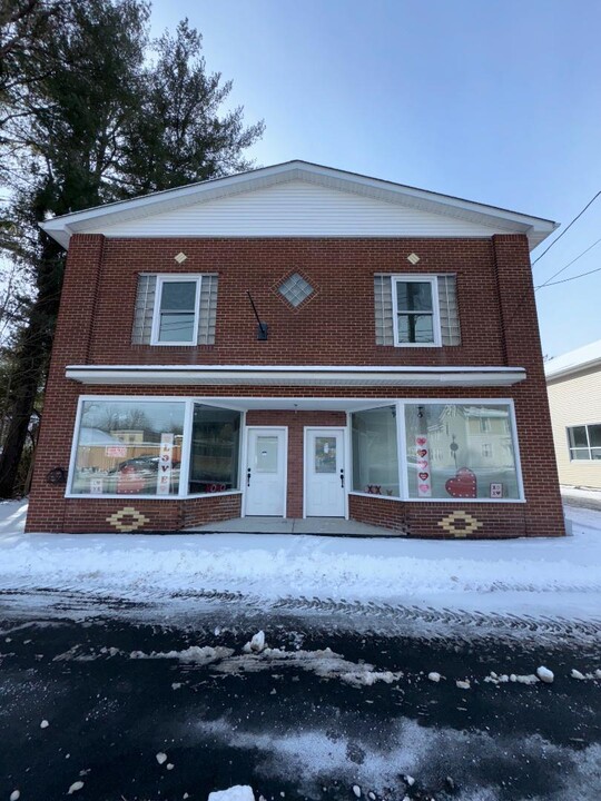 87 Sullivan St in Wurtsboro, NY - Building Photo