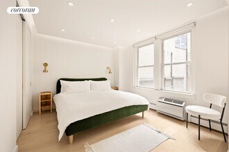 40 W 55th St in New York, NY - Building Photo - Building Photo