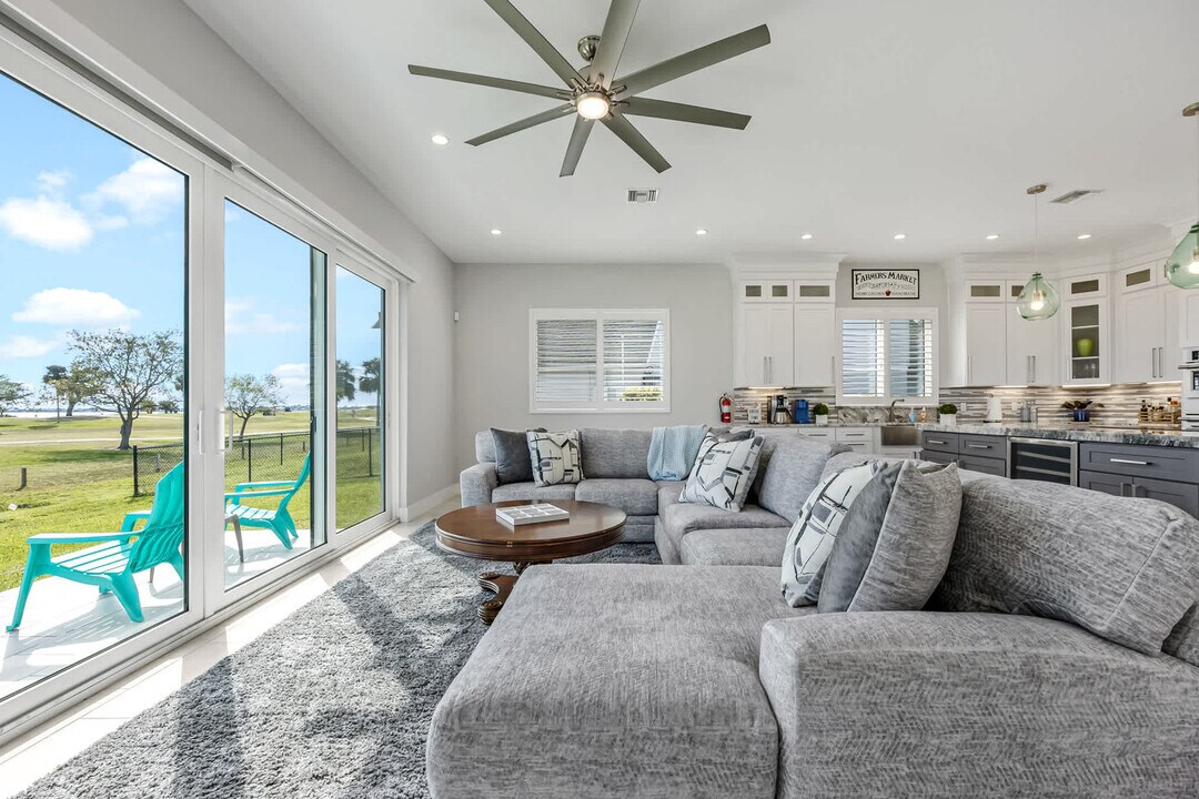 64 Country Club Rd in Cocoa Beach, FL - Building Photo