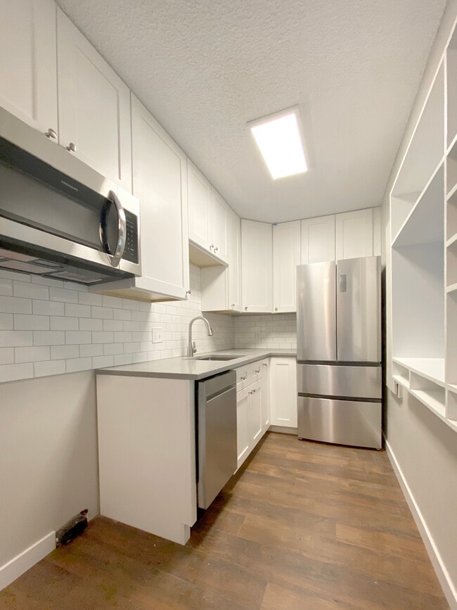 property at 2225 S Jasmine St