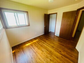31524 Hazelwood St in Westland, MI - Building Photo - Building Photo