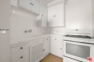 186 N Clark Dr in Beverly Hills, CA - Building Photo - Building Photo