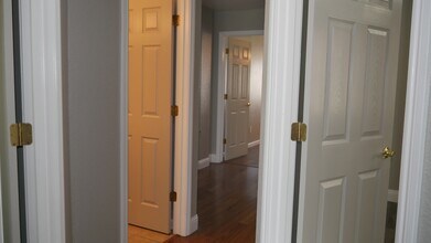 2463 Rainier Way in Hanford, CA - Building Photo - Building Photo