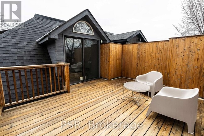 property at 264 Dovercourt Rd