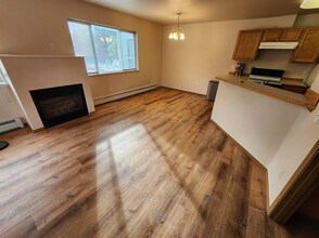 890 E 75th Ave in Anchorage, AK - Building Photo - Building Photo