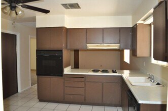 7628 N 37th Ave in Phoenix, AZ - Building Photo - Building Photo