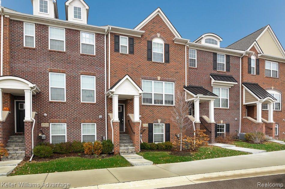 47660 Alden Terrace S in Northville, MI - Foto de edificio