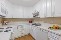 Casa De Helix La Mesa, Brand New Kitchen, w/d in Spring Valley, CA - Building Photo - Interior Photo