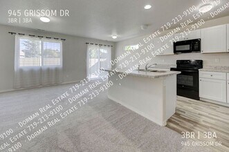 945 Grissom Dr. in Colorado Springs, CO - Building Photo - Building Photo