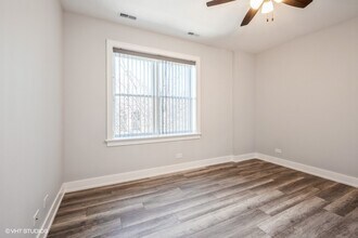 1424 E 53rd St-Unit -207-ARO in Chicago, IL - Foto de edificio - Building Photo