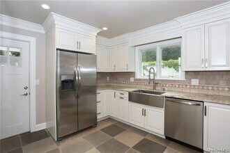 11 Waller Ave in Ossining, NY - Building Photo - Building Photo