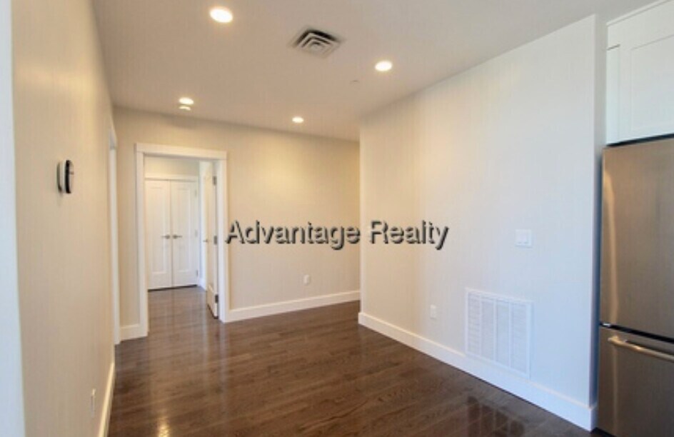 432 McGrath Hwy in Somerville, MA - Building Photo