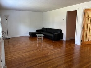 6 Gloucester St in Arlington, MA - Foto de edificio - Building Photo