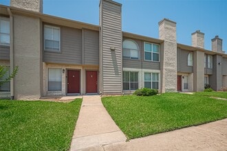 1900 Bay Area Blvd in Houston, TX - Building Photo - Building Photo