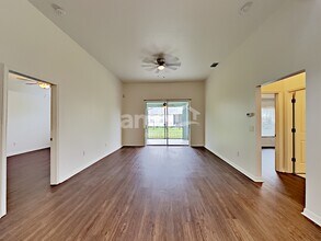 6424 Bridgecrest Dr in Lithia, FL - Building Photo - Building Photo