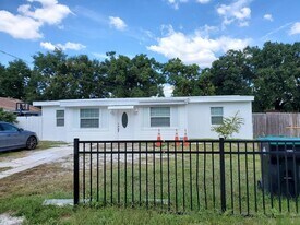 11505 Churchill St in Orlando, FL - Building Photo