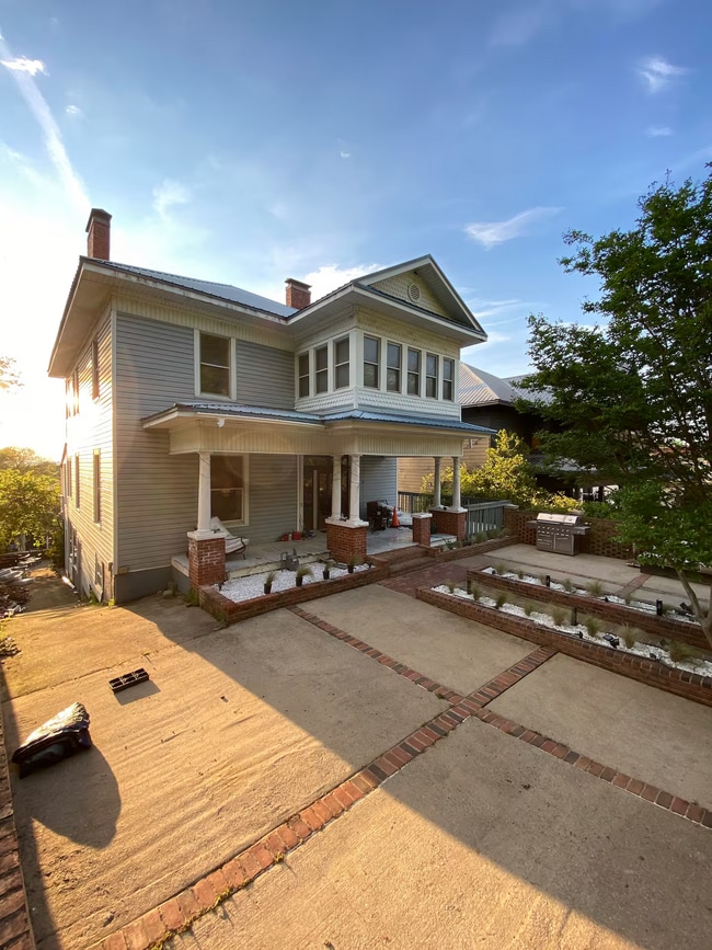 property at 1904 16th Ave S