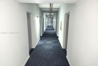 4740 NW 21st St in Lauderhill, FL - Foto de edificio - Building Photo