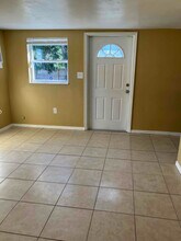 3326 Highland Ave-Unit -#B in Ft. Myers, FL - Building Photo - Building Photo