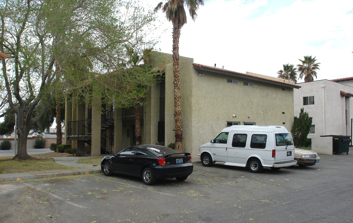 4636 W Twain Ave in Las Vegas, NV - Building Photo