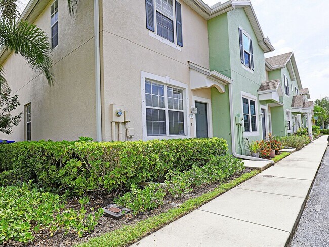 property at 3618 Pine Oak Cir