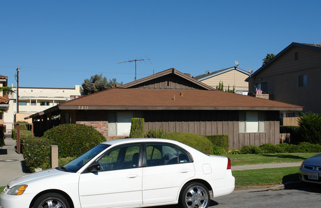 3811 Green Ave in Los Alamitos, CA - Building Photo - Building Photo