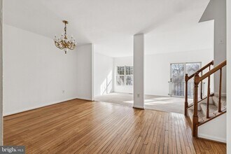 1925 Inglebrook Dr in Woodbridge, VA - Building Photo - Building Photo