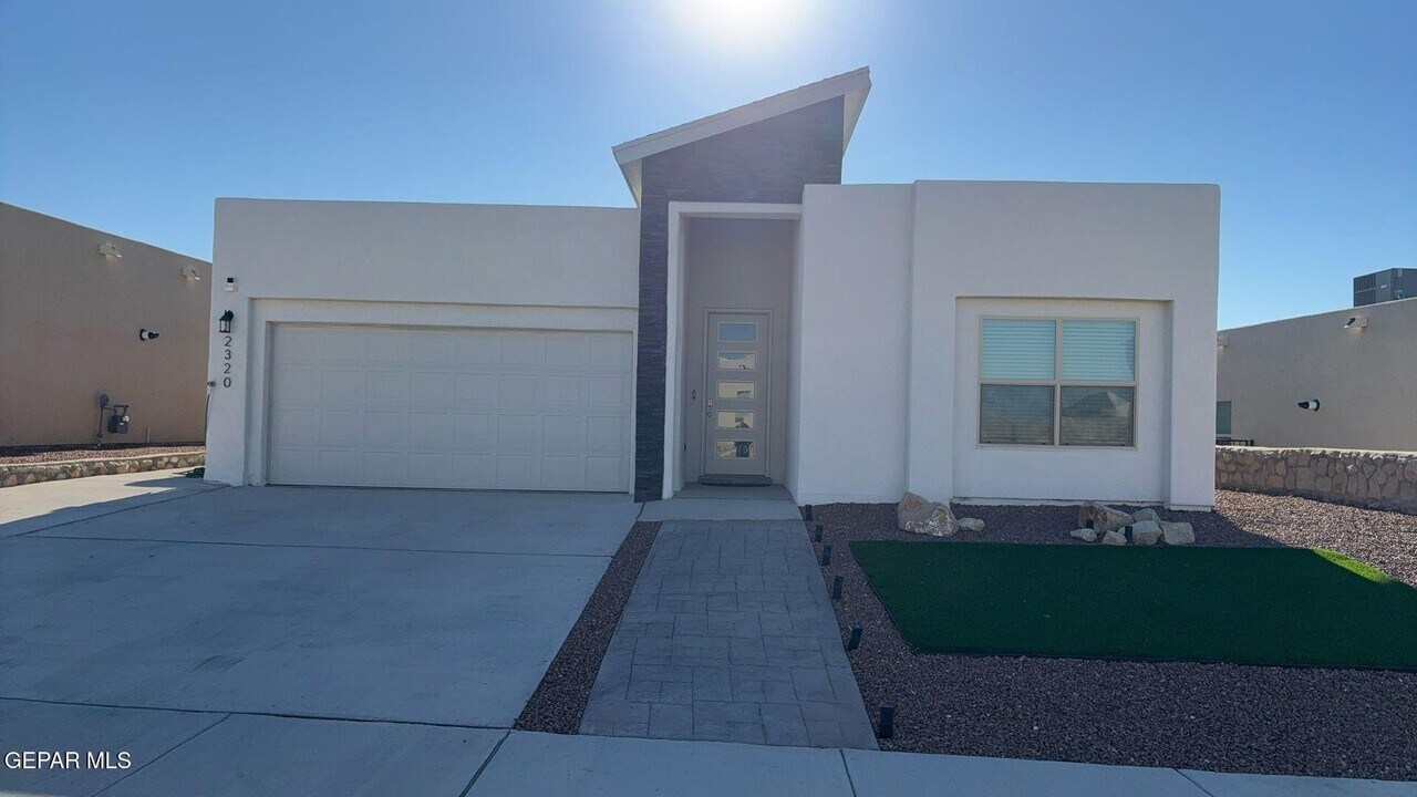 2320 Enchanted Eagle in Canutillo, TX - Building Photo