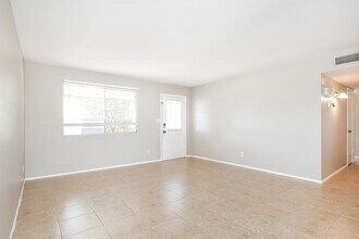 3039 S Kenneth Pl in Tempe, AZ - Building Photo - Building Photo