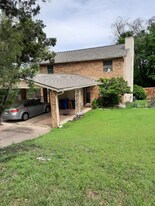 8105 Dunn St in Austin, TX - Building Photo
