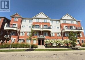 2472 Post Rd in Oakville, ON - Building Photo