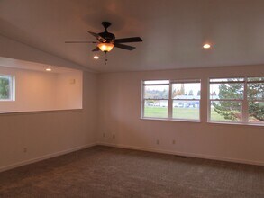 1536 Monroe St in Burlington, WA - Building Photo - Building Photo