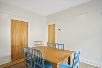 921 E State St in Ithaca, NY - Building Photo - Building Photo