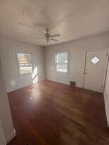 18 Frontier St in Diamondville, WY - Building Photo