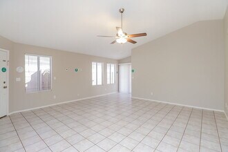 6329 W Puget Ave in Glendale, AZ - Foto de edificio - Building Photo