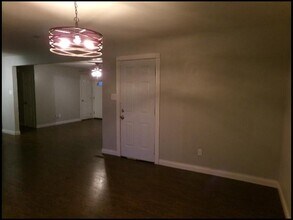 9216 W 6th St in Little Rock, AR - Foto de edificio - Building Photo