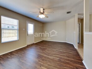 1913 J Cheshier Rd in Justin, TX - Foto de edificio - Building Photo