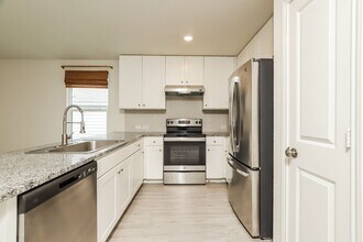 7011 Randado Ct in San Antonio, TX - Foto de edificio - Building Photo