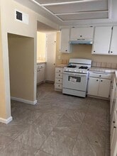 120 E Ave Q7 in Palmdale, CA - Building Photo - Building Photo