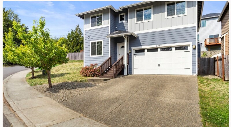 4944 Onalaska Loop SE in Port Orchard, WA - Foto de edificio