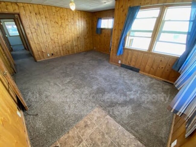 1218 E Flint St in Laramie, WY - Building Photo - Building Photo