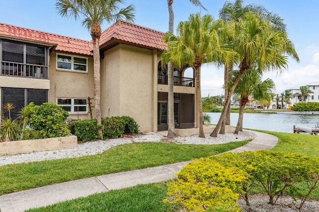 1005 S Bayshore Blvd in Safety Harbor, FL - Building Photo - Building Photo