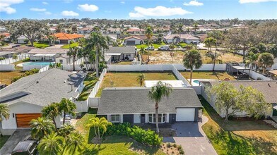 2074 Bayou Grande Blvd NE in St. Petersburg, FL - Building Photo - Building Photo